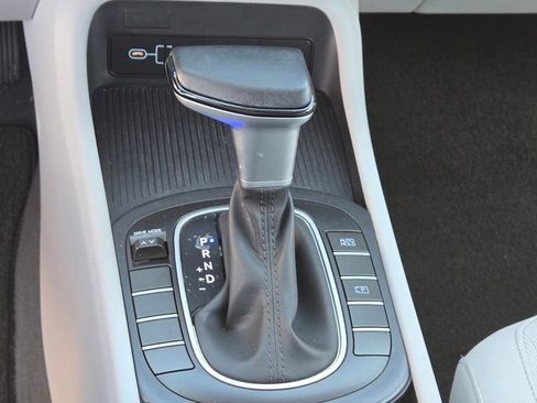 Used 2024 Hyundai Kona SEL FWD image 25