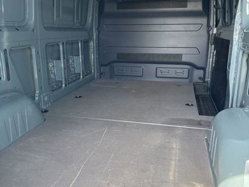 Used 2024 Mercedes-Benz Sprinter 2500 image 4