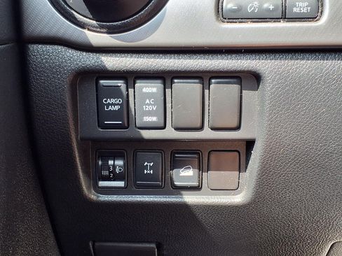 Used 2021 Nissan Titan PRO-4X w/ Pro-4x Convenience Package AWD/4WD image 25