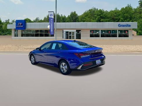 Certified 2024 Hyundai Elantra SE FWD image 9