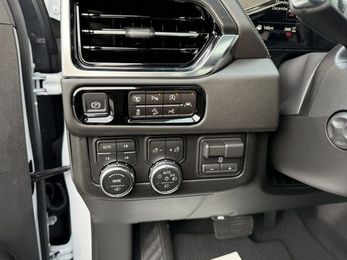 New 2026 GMC Yukon Denali w/ Denali Reserve Package image 17