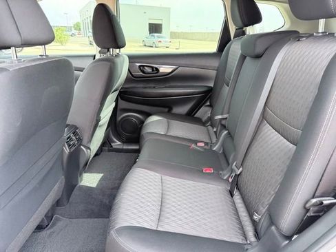 Used 2020 Nissan Rogue S FWD image 14