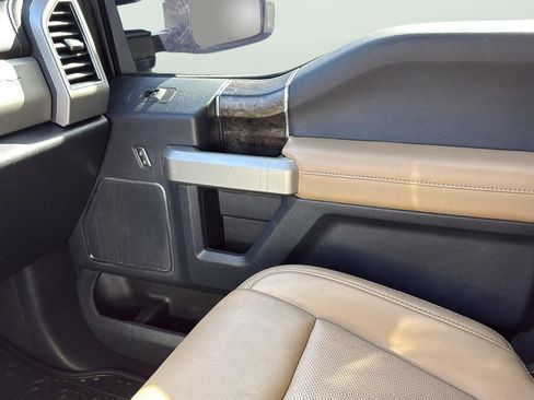 Certified 2022 Ford F250 Lariat w/ Lariat Ultimate Package image 21