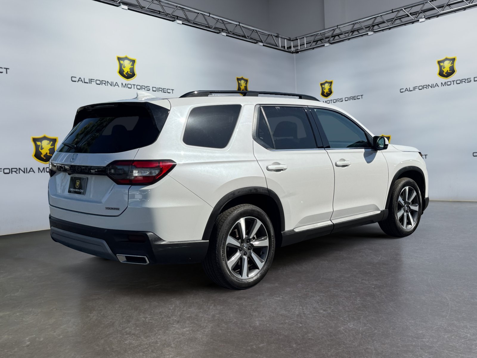 Used 2023 Honda Pilot Touring image 5
