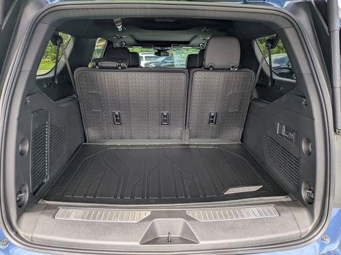 New 2025 Chevrolet Suburban Premier w/ Sun And Tow Package image 33