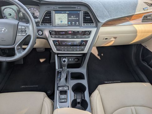 Used 2016 Hyundai Sonata Limited w/ Option Group 05 FWD image 7