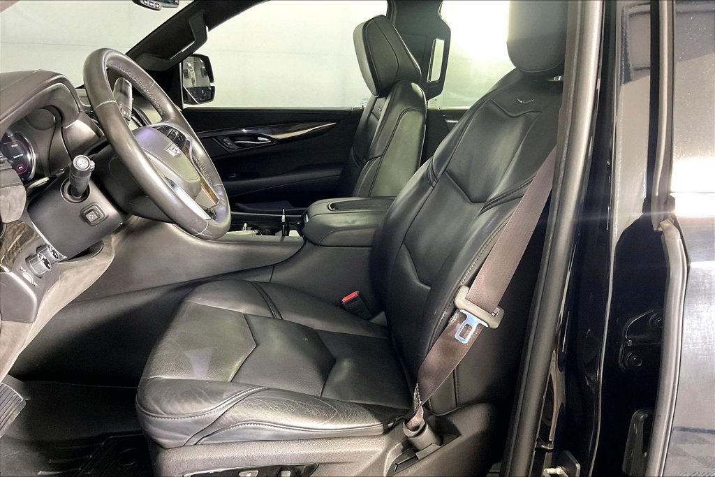 Used 2016 Cadillac Escalade Platinum AWD/4WD image 32