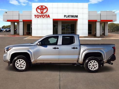 Used 2024 Toyota Tacoma SR image 3