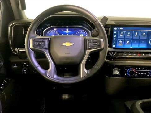 Used 2024 Chevrolet Silverado 1500 LT AWD/4WD image 5