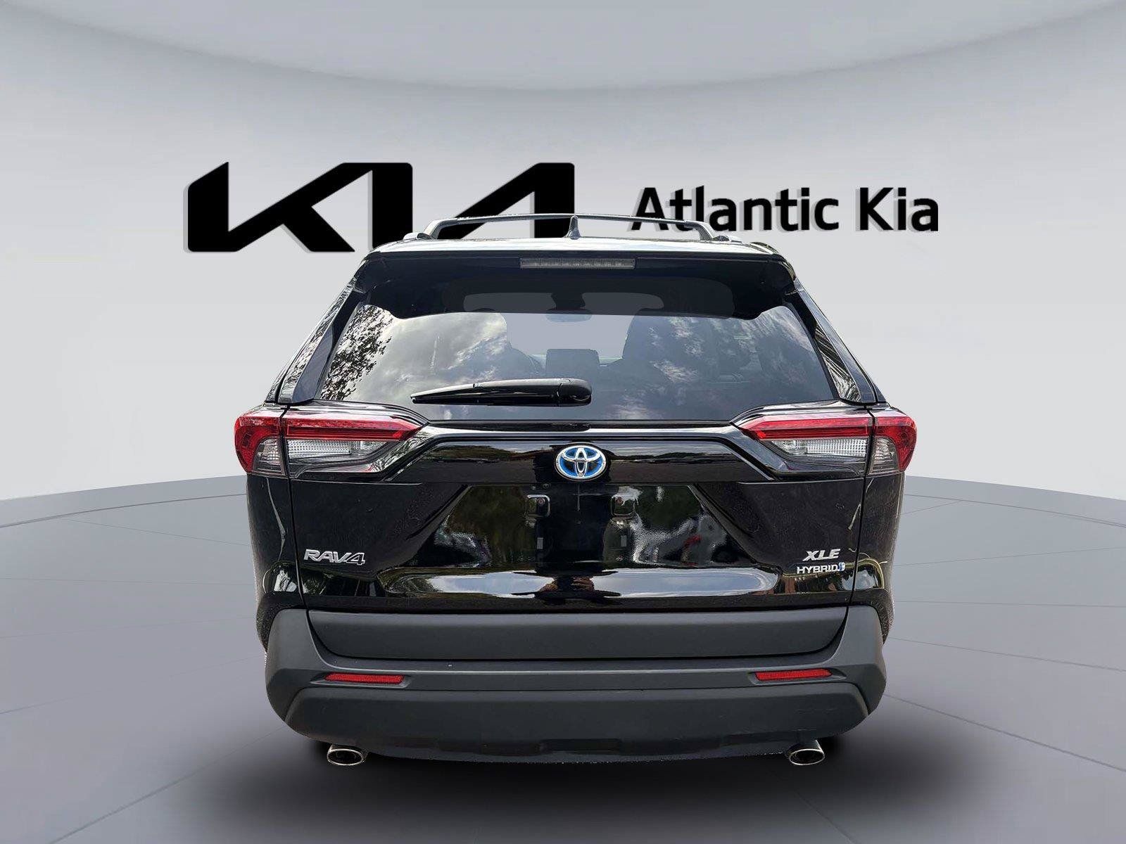Used 2023 Toyota RAV4 XLE w/ XLE Grade Weather Package AWD/4WD image 7