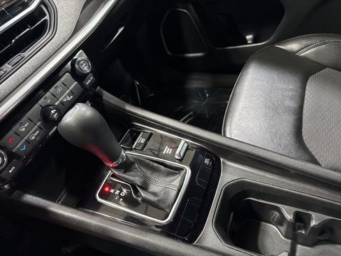 Used 2023 Jeep Compass Latitude image 19