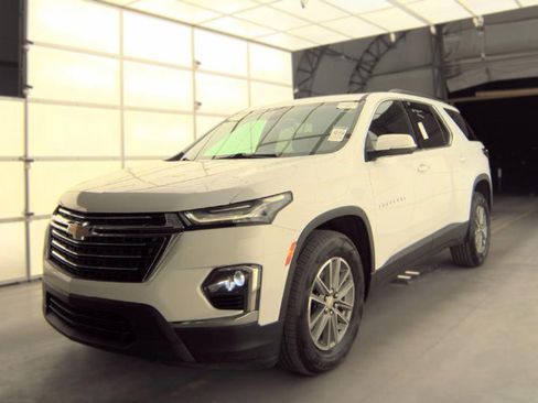 Used 2023 Chevrolet Traverse LT AWD/4WD image 1