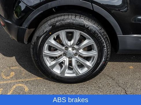 Used 2019 Land Rover Range Rover Evoque SE AWD/4WD image 7