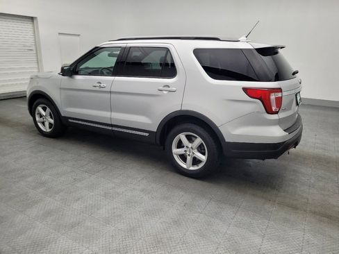 Used 2019 Ford Explorer XLT w/ Equipment Group 201A FWD image 3