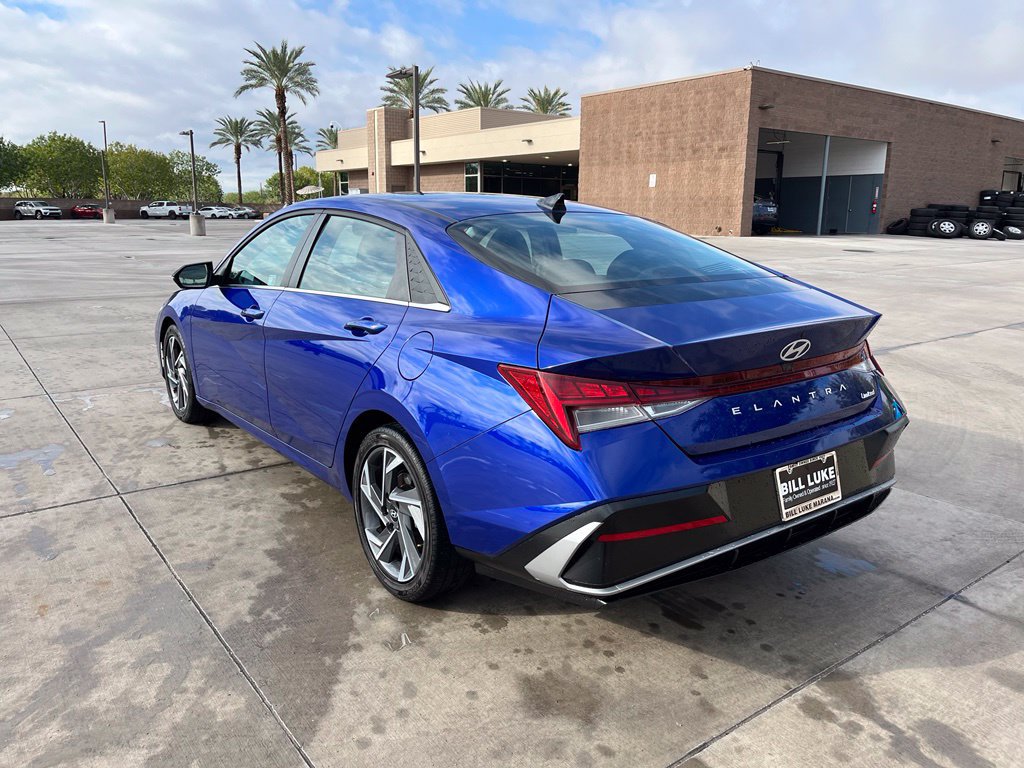 Used 2025 Hyundai Elantra Limited FWD image 9