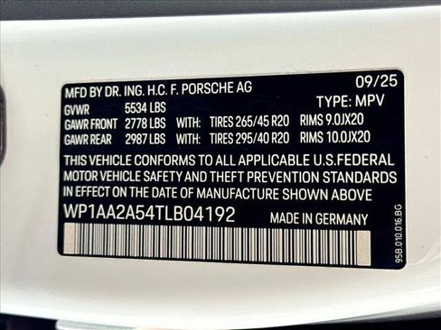 Certified 2026 Porsche Macan AWD/4WD image 27
