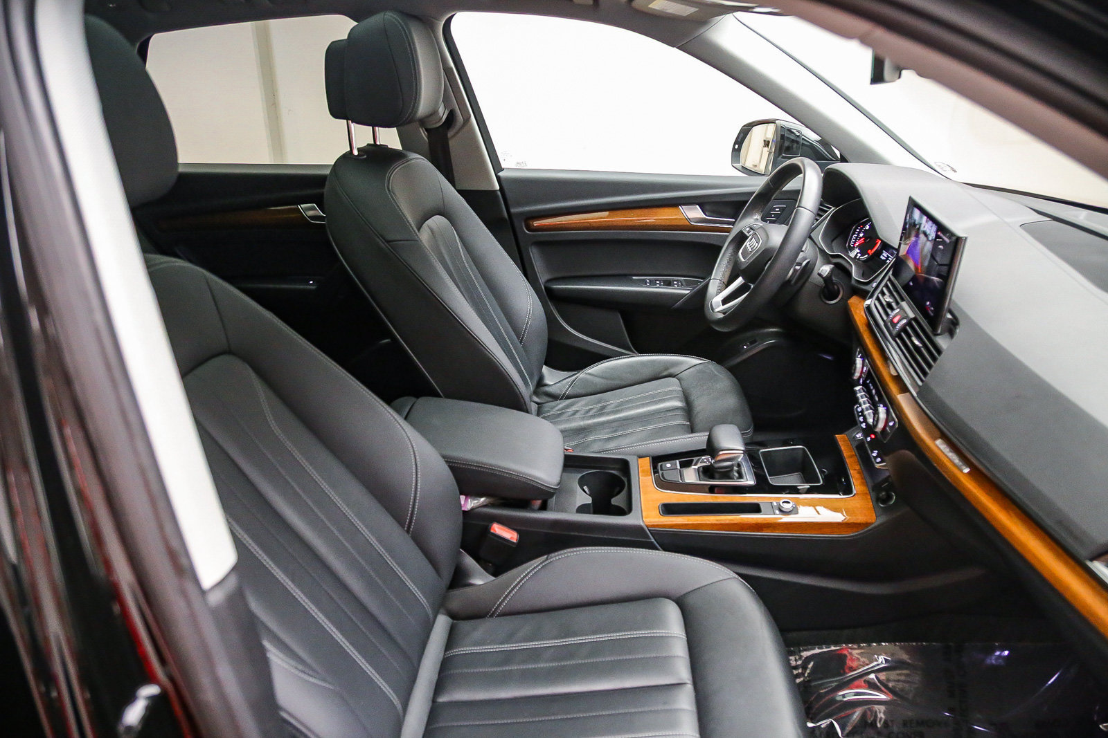 Certified 2023 Audi Q5 2.0T Premium w/ Convenience Package AWD/4WD image 17