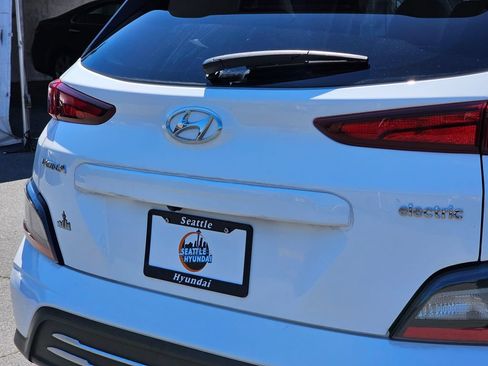 Used 2023 Hyundai Kona SE FWD image 13