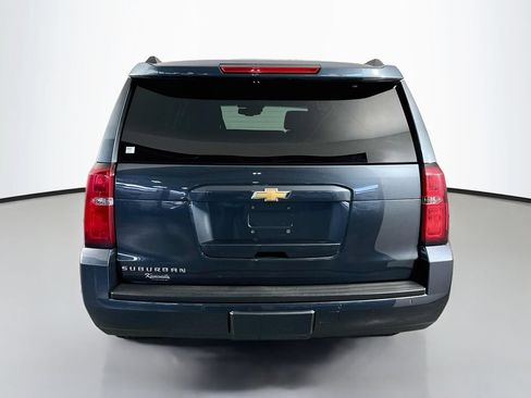 Used 2019 Chevrolet Suburban LT w/ Luxury Package AWD/4WD image 6