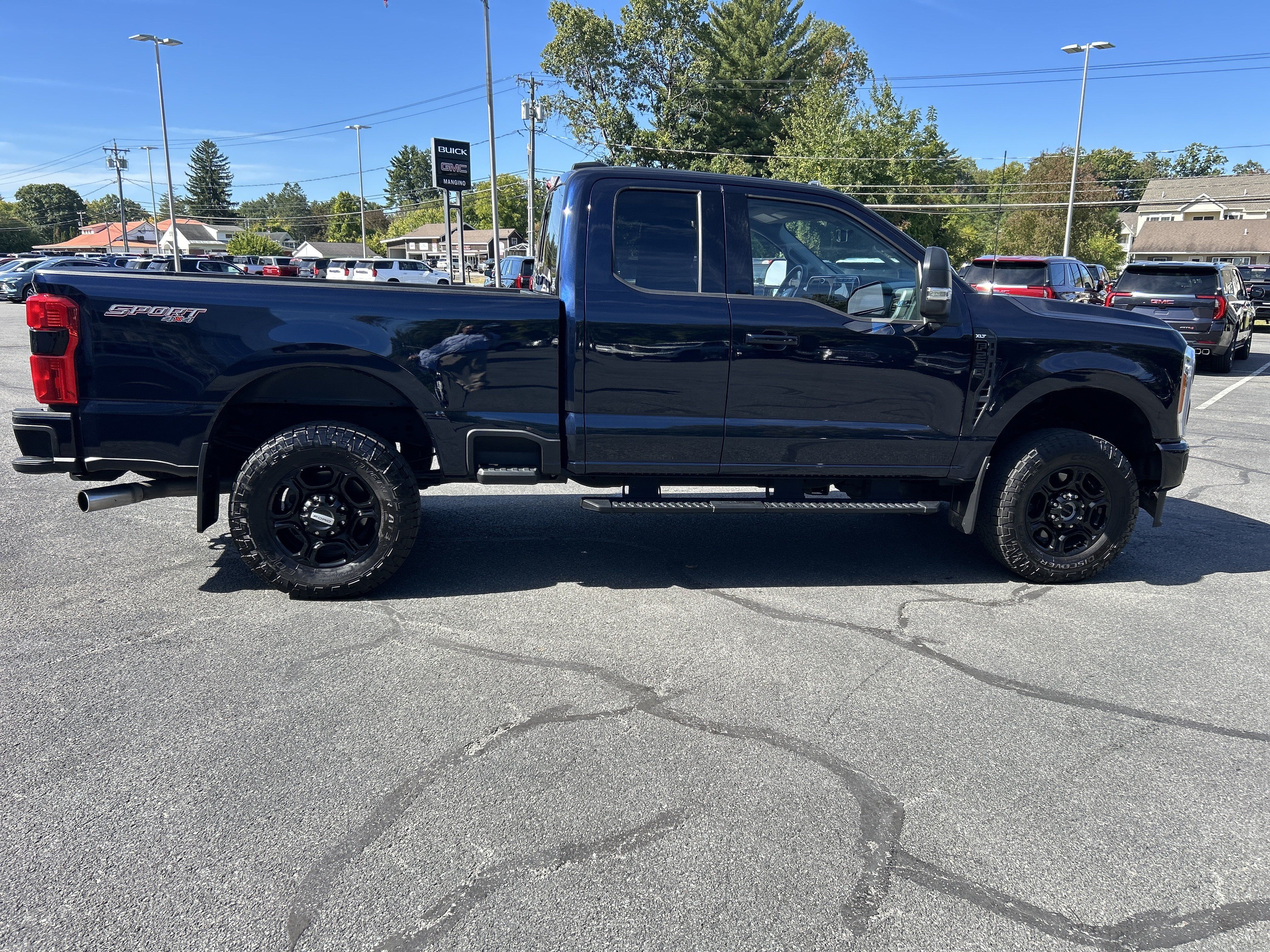 Used 2023 Ford F250 XLT w/ XLT Premium Package AWD/4WD image 12