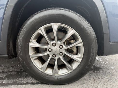 Certified 2021 Jeep Cherokee Latitude Lux w/ Comfort/Convenience Group image 21