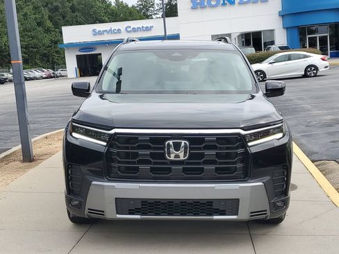 New 2026 Honda Pilot Touring image 2