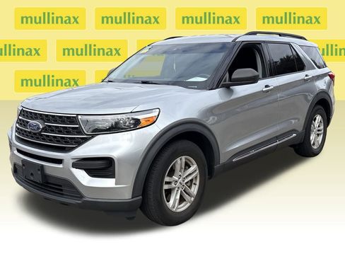 Used 2022 Ford Explorer XLT image 12