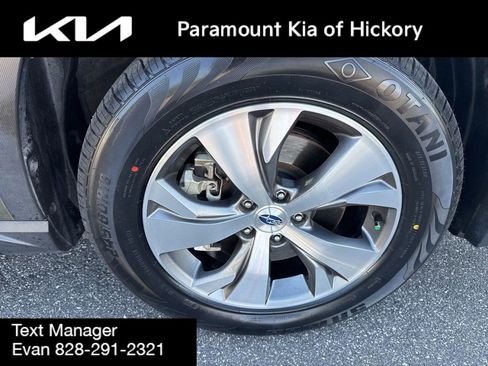 Used 2023 Subaru Ascent Premium w/ Convenience Package AWD/4WD image 9
