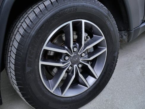 Used 2020 Jeep Grand Cherokee Limited AWD/4WD image 12