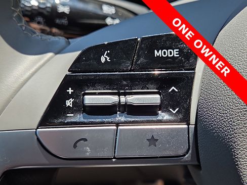 Used 2025 Hyundai Elantra Sport FWD image 21