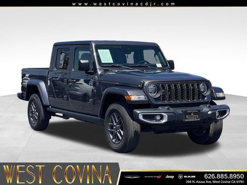 Used 2024 Jeep Gladiator Sport AWD/4WD image 1