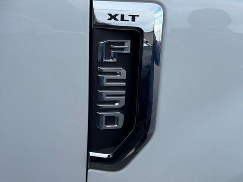 Used 2017 Ford F250 XLT image 3