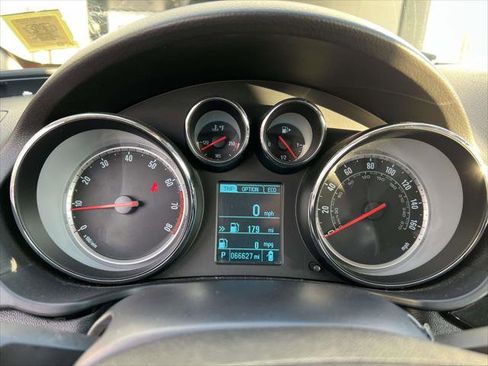 Used 2013 Buick Regal Premium image 26