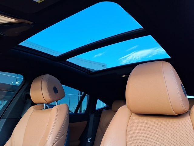Used 2022 BMW X6 xDrive40i AWD/4WD image 15