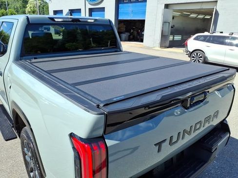 Used 2025 Toyota Tundra Platinum AWD/4WD image 10