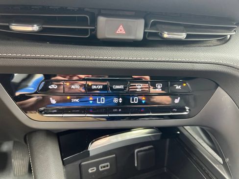 Used 2023 Buick Envision Preferred AWD/4WD image 15