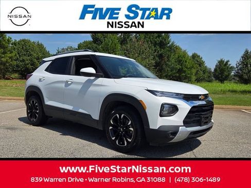 Used 2022 Chevrolet TrailBlazer LT FWD image 1