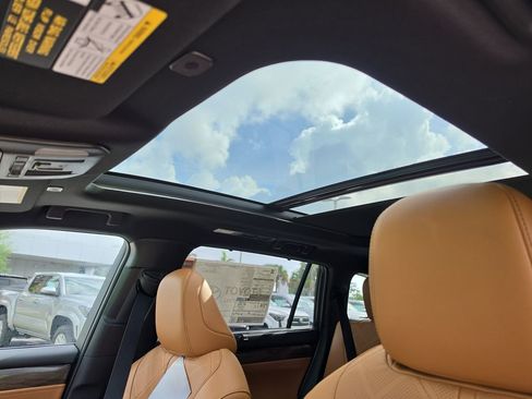 New 2026 Toyota Highlander Platinum AWD/4WD image 26