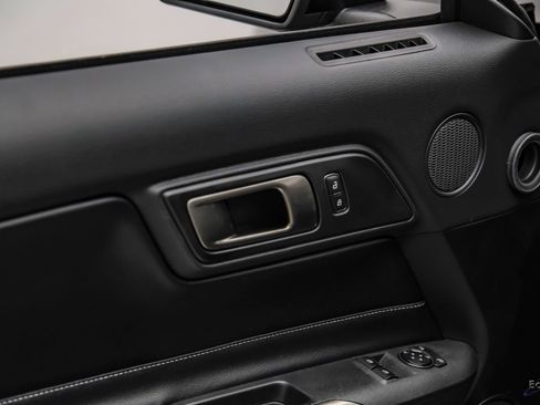 Used 2021 Ford Mustang Shelby GT500 w/ Carbon Fiber Track Pack RWD image 65