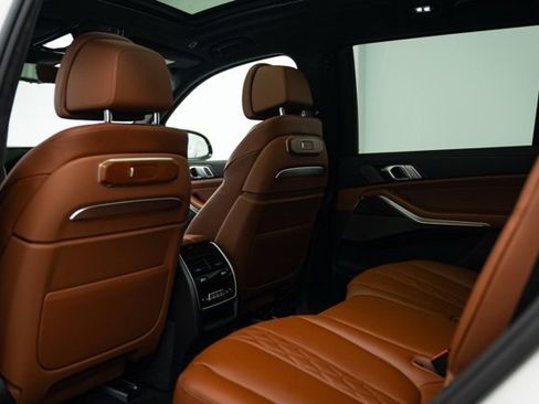 Used 2026 BMW X7 M60i image 22