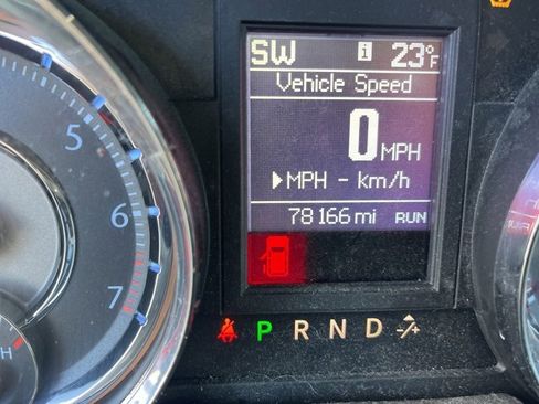 Used 2016 Chrysler Town & Country Touring w/ Driver Convenience Group image 24