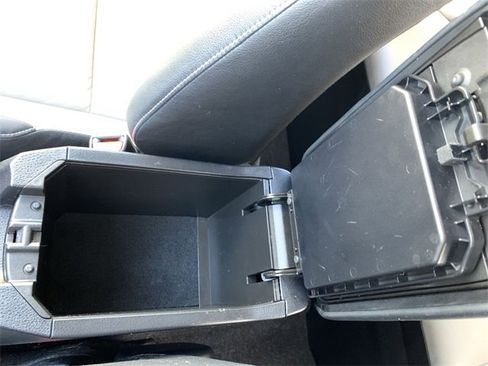 Used 2017 Toyota RAV4 Limited image 25