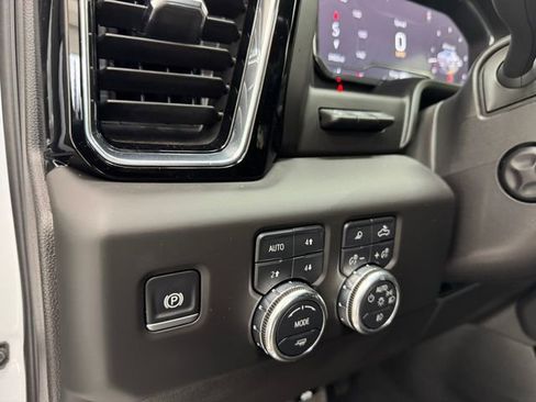 Used 2025 GMC Sierra 1500 Denali w/ Denali Reserve Package AWD/4WD image 36