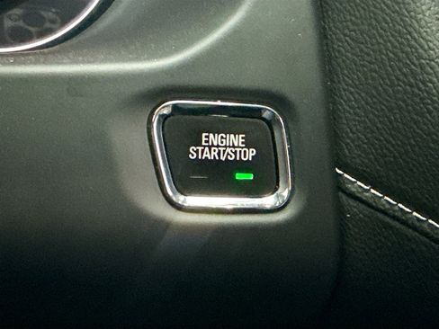 Used 2023 GMC Acadia SLE w/ Driver Convenience Package image 9