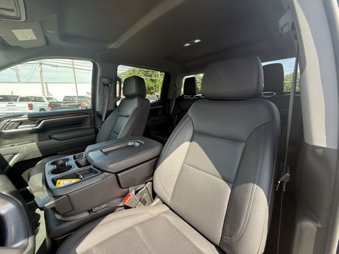 Used 2026 GMC Sierra 1500 SLT AWD/4WD image 9
