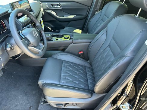 New 2026 Nissan Rogue Platinum w/ Tech Package AWD/4WD image 6
