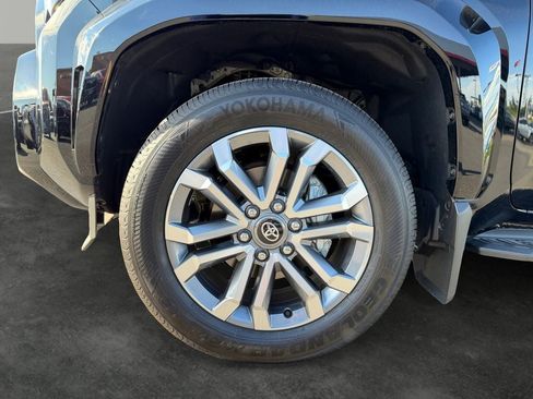 Used 2026 Toyota 4Runner Limited AWD/4WD image 4