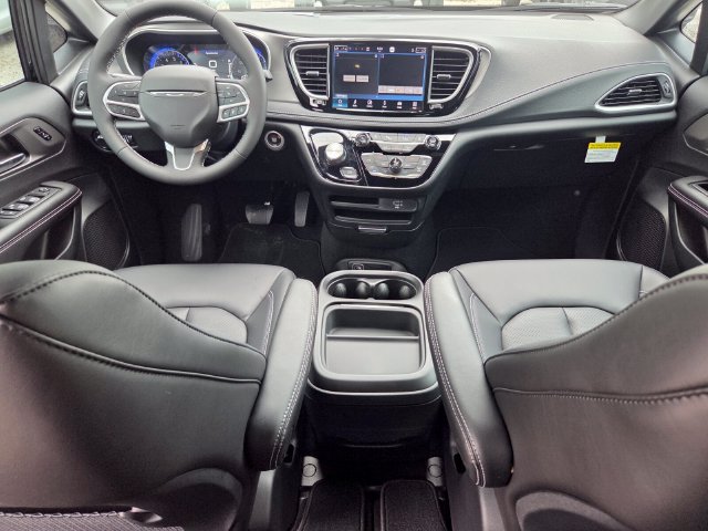 New 2027 Chrysler Pacifica Select FWD image 15