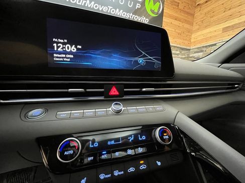 Used 2025 Hyundai Elantra SEL FWD image 33
