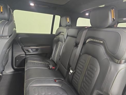 Used 2024 Rivian R1S Adventure AWD/4WD image 21